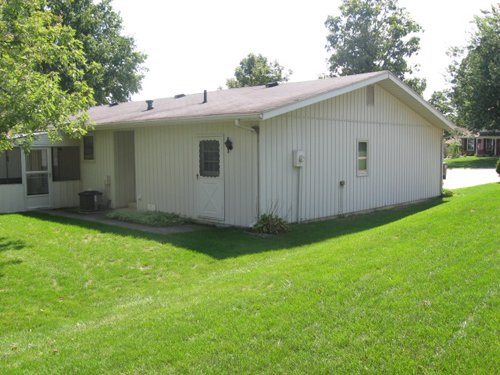 Property photo 6 - 3 Bedroom, 2 Bath Home on Cul-de-sac Lot